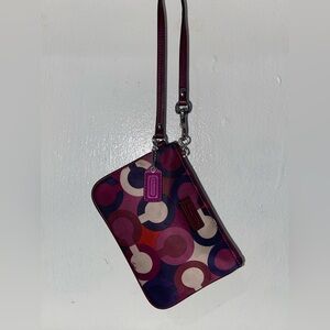 ⭐️EUC⭐️ COACH Parker Op Art Bordeaux Purple Small Wristlet